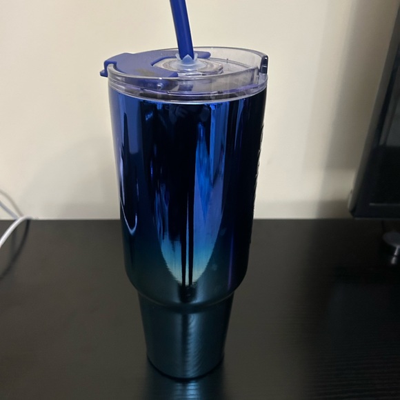Dunkin Stanley style Blue Tumbler - Picture 5 of 5
